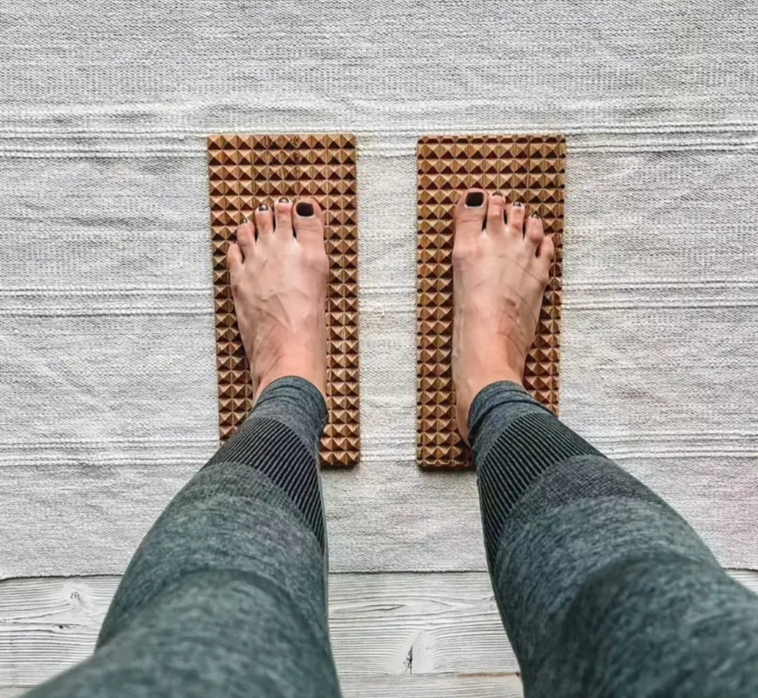 Wooden Yoga Top Board Set - Reduces Foot Light Beige Stimulation, Yoga and Meditation Practice Board, Home Fitness Relaxation Foot Muscle Office Sedentary Foot Relaxation Equipment Enhances Balance and Focus Acupressure Foot Massage, Yoga Gift, Yoga, Acup