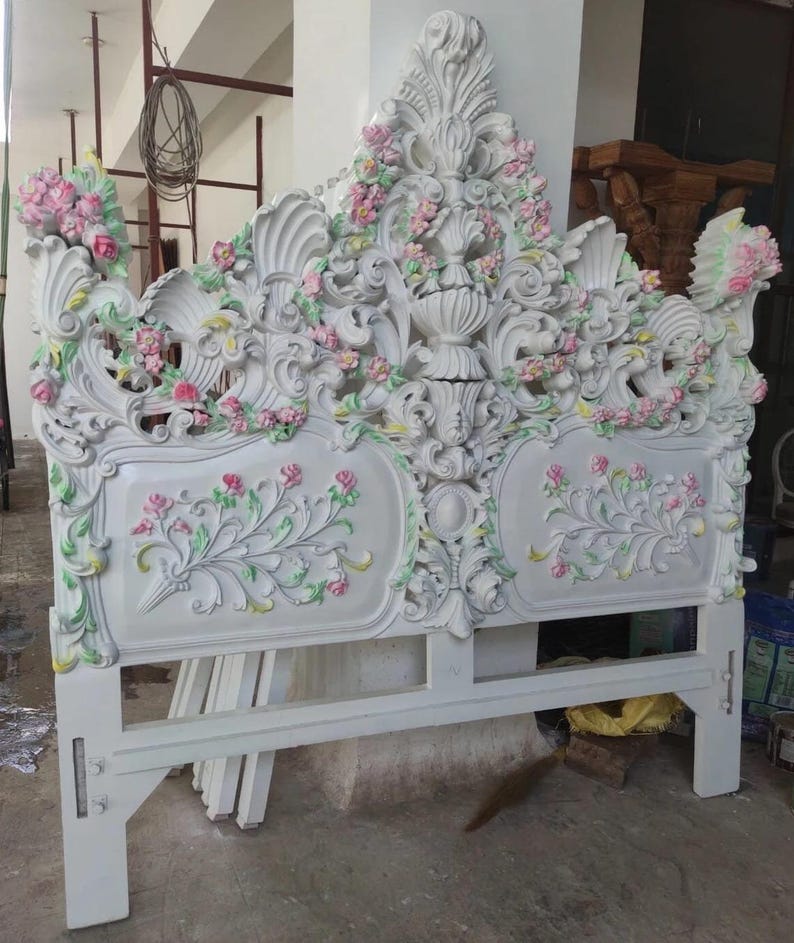 Balinese Teak Wood Bed Frame: Intricate Carvings, King Size