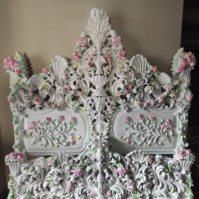 Balinese Teak Wood Bed Frame: Intricate Carvings, King Size