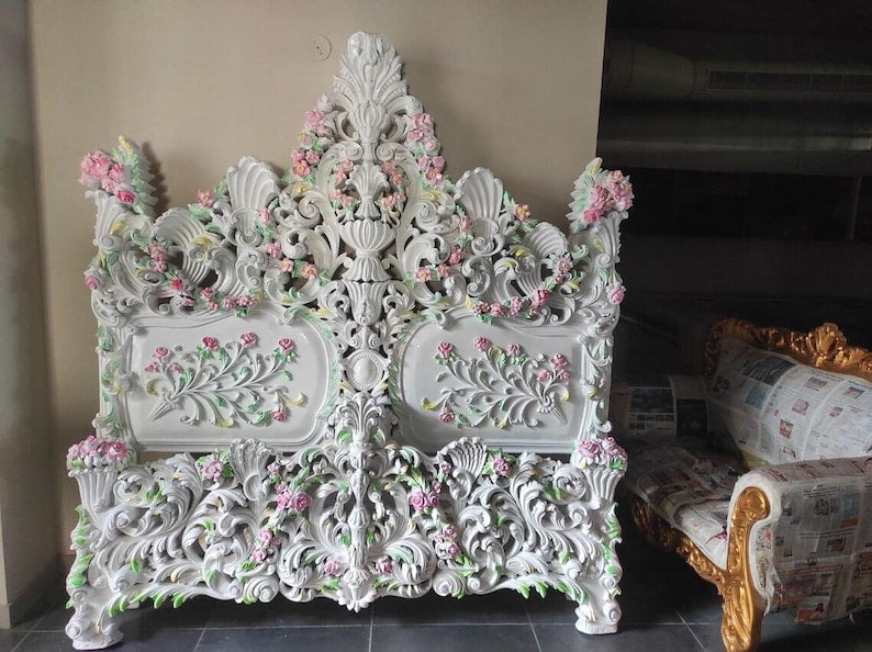 Balinese Teak Wood Bed Frame: Intricate Carvings, King Size